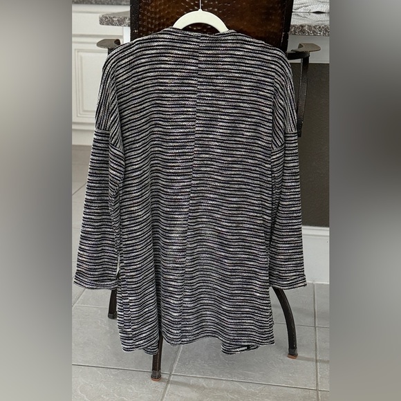 NWT - BOBEAU WOMEN'S BLACK AND GREY STRIPED CASCADING CARDIGAN - Picture 2 of 6